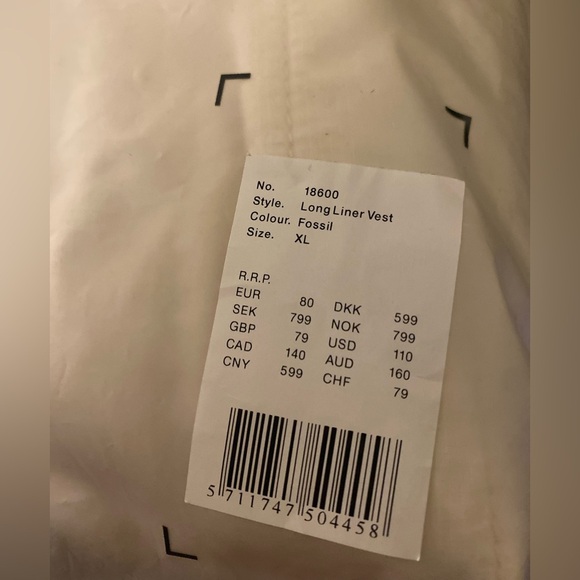 RAINS Long Liner Vest Size XL Cream Quilted Sleeveless Vest - Picture 8 of 8